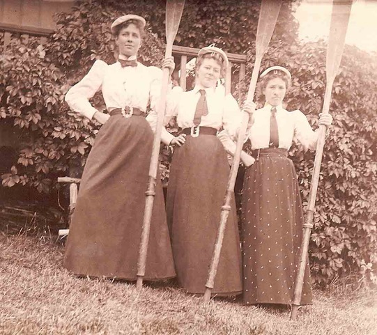 Danforth Girls-Emiline, Nettie, Bel, c. 1910